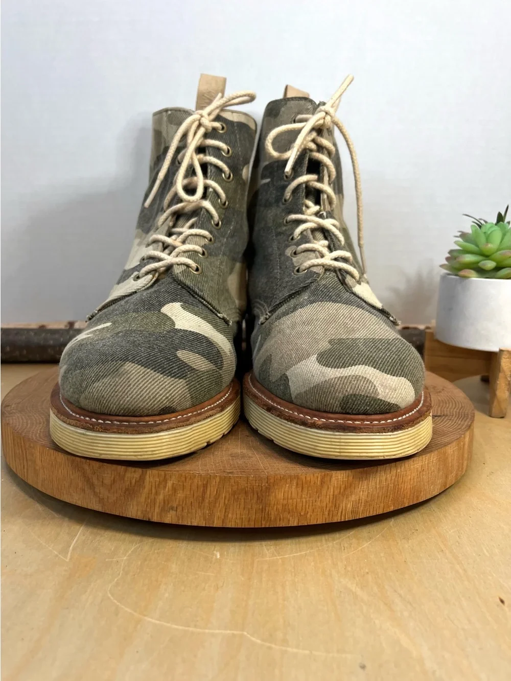 Dr. Martens Beckett 8-Eye Camo Canvas Combat Boots Men's Size 11